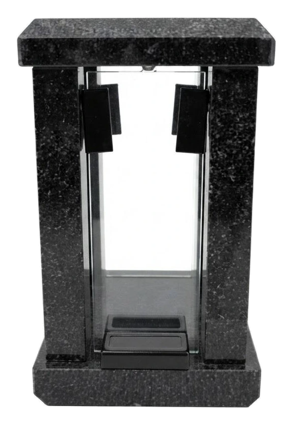 Znicz granitowy prosty — kamień czarny, dwie kamienne płyty i szkło między nimi, bez zdobień, szkło bezbarwne